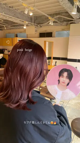 ミディアム カラー ショート・ボブ／ CHIEのヘアスタイル