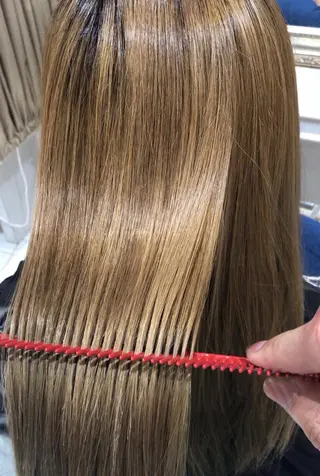 ロング 仁科 友恵のヘアスタイル