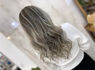 カラー 🎀ikuno🎀 Lovis 🫧艶髪のヘアスタイル