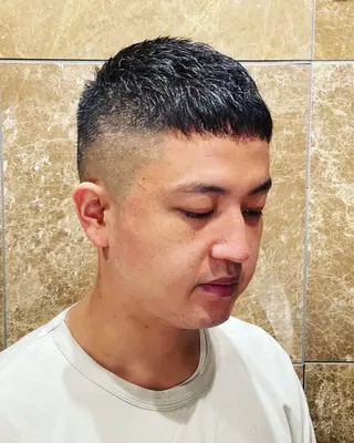 メンズ barbier GRAND GINZA所属・室橋 広人のヘアスタイル