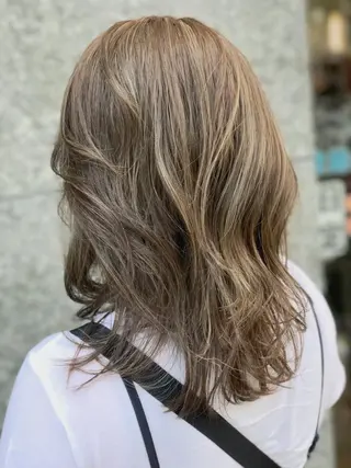 セミロング カラー 左藤 翔平のヘアスタイル