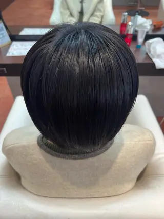 ショート カラー 樋口 初音のヘアスタイル