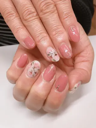 ネイル Lily Roseスタッフ一同のマツエク・マツパデザイン