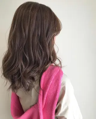 セミロング カラー ヘアアレンジ マツエク・マツパ 福壽 優奈のヘアスタイル