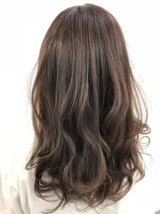 セミロング 縮毛矯正/髪質改善 継続する美髪のヘアスタイル