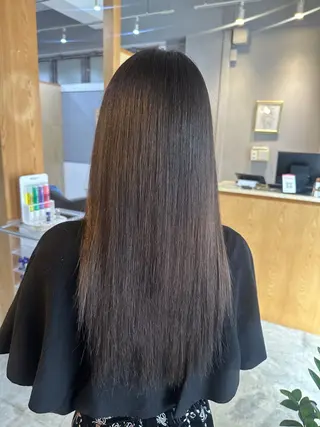 ミディアム miloc MOMOKAのヘアスタイル