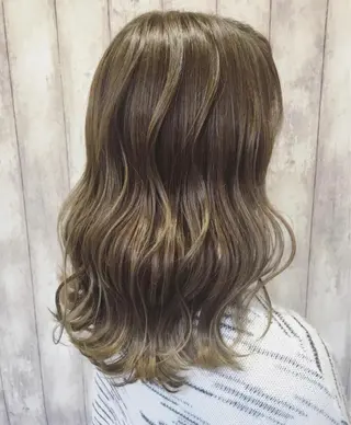 セミロング 韓国風透明感カラー 💎YUI💎のヘアスタイル