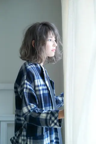 ミディアム カラー パーマ u hair所属・こばやし ももこのヘアスタイル