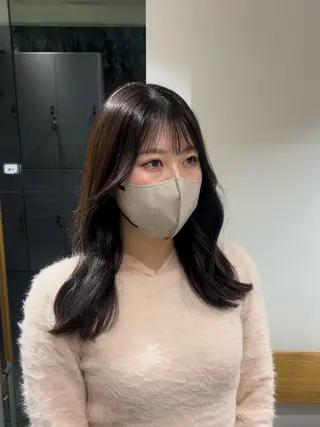 ミディアム 西田 歩果のヘアスタイル