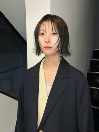 ミディアム カラー ファッションに 溶け込むstyleのヘアスタイル