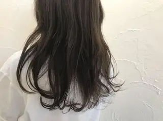 カラー 柴田 日菜子のヘアスタイル