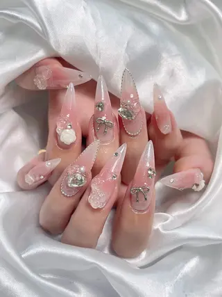 ネイル LEELA NAIL STUDIO所属・LEELA NAIL STUDIOのネイルデザイン