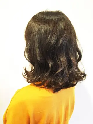 ミディアム カラー 多田 彩香のヘアスタイル