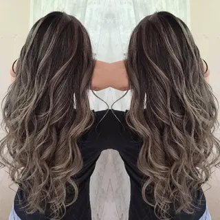 ロング カラー cherie所属・バレイヤージュ/ ハイライト/大内格のヘアスタイル