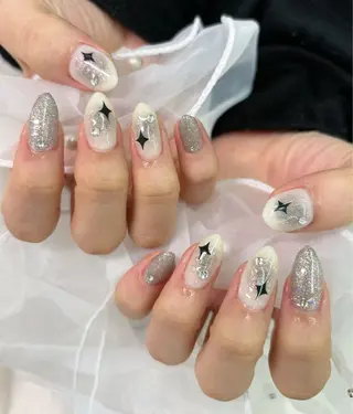 ネイル 秋元 琴音のネイルデザイン