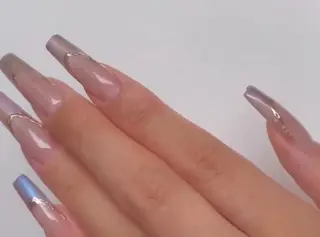 ネイル 𝐻𝑎𝑝𝑝𝑖 𝑛𝑒𝑠𝑠のネイルデザイン