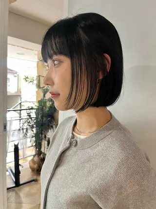 ミディアム AOI ハイトーン/ボブのヘアスタイル