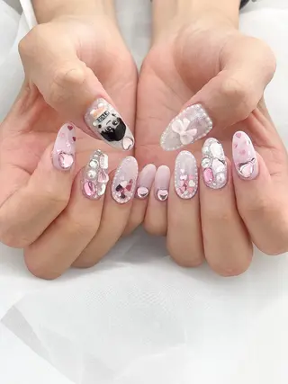 ネイル 五十嵐 美智のネイルデザイン