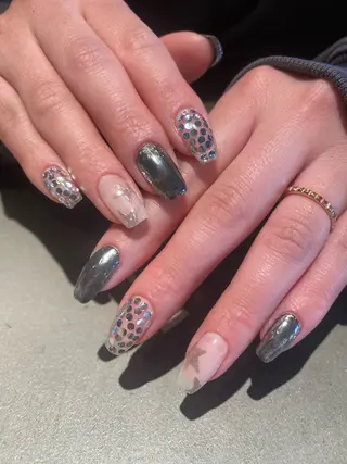 ネイル 藤井 里緒奈のネイルデザイン