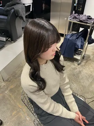 ロング 岡田 琉花のヘアスタイル