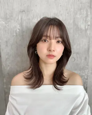 ミディアム yelm所属・🫒オリーブカラー ミディアムレイヤー✨のヘアスタイル