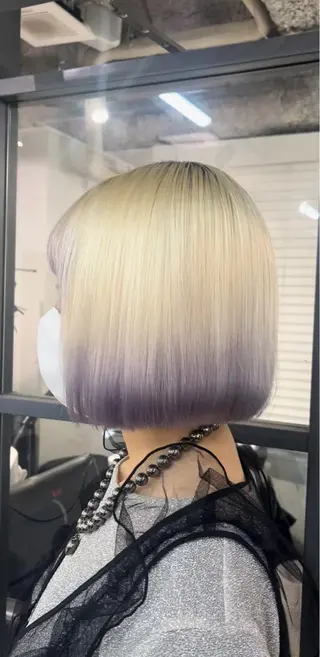 ショート ハイトーン/艶カラー 𝐧𝐨𝐚のヘアスタイル