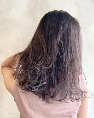 セミロング カラー N° aria 三軒茶屋のヘアスタイル