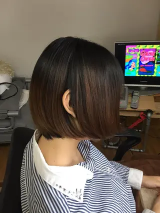 ショート カラー じょん 。のヘアスタイル