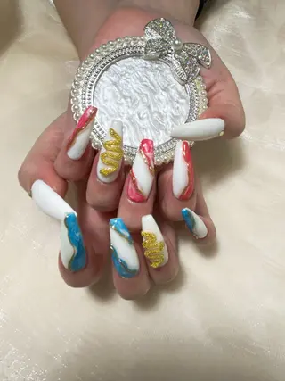 ネイル U·Mi nail salon所属・U·MI 長さ出し専門店のネイルデザイン