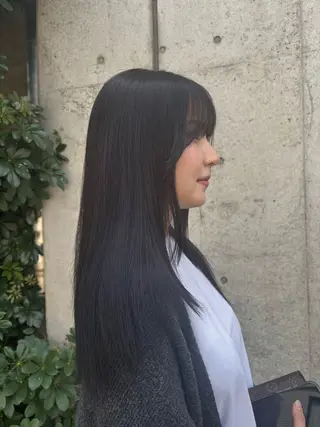 ロング 横田 凜子のヘアスタイル