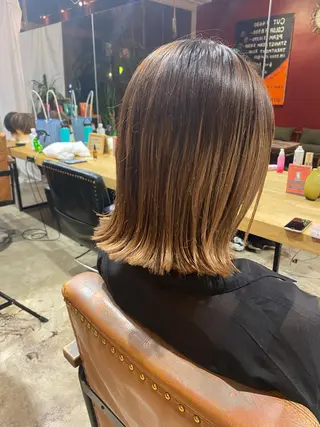 ミディアム 小日向 沙織のヘアスタイル