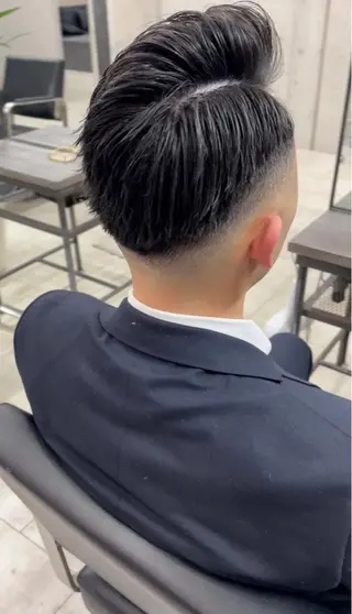 ショート メンズ Kvell&Co.所属・ハイトーン カラーのヘアスタイル