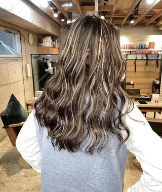 ロング 美髪/ハイライト 指名No.1KAIのヘアスタイル
