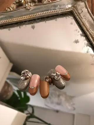 ネイル atelier chic+所属・atelier chic+のネイルデザイン