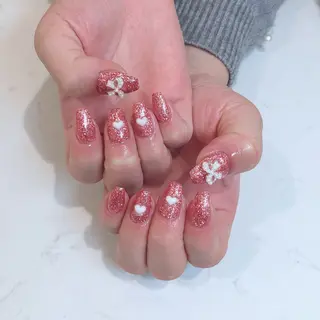 ネイル Raviy  新宿店所属・わたなべ あやかのネイルデザイン