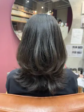 ミディアム カラー Kozy  hair design所属・東 史夏のヘアスタイル