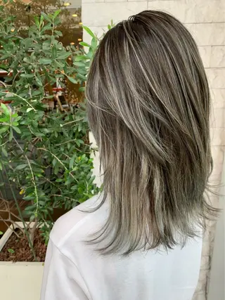 セミロング 中谷 明日香のヘアスタイル