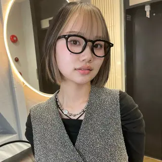 ショート カラー 🤍ハイトーン 🤍VIVIE🤍のヘアスタイル