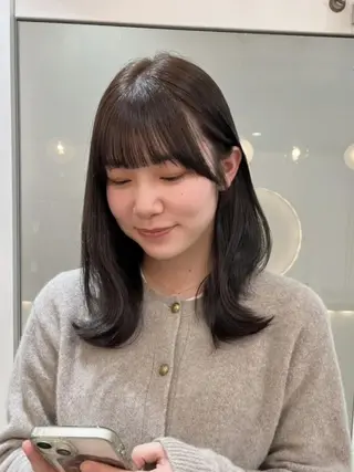 ミディアム カラー Moe モエの眉毛・アイブロウイメージ