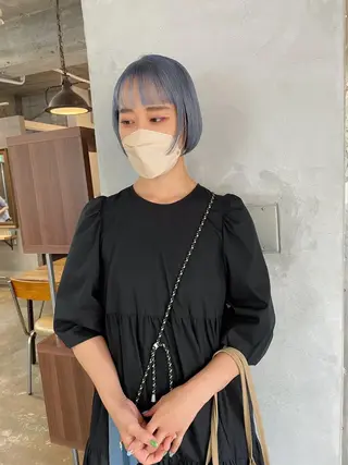 ショート カラー 髙橋一哉　ブリーチ/ ベージュカラーのヘアスタイル