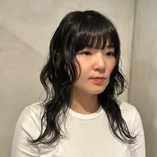 セミロング パーマ Aust hair Stella新宿所属・Yuki☺︎パーマ レイヤーカットウルフのヘアスタイル