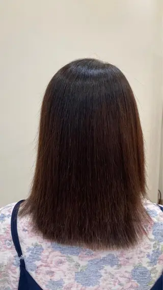 セミロング カラー ショートカット／ 明千のヘアスタイル