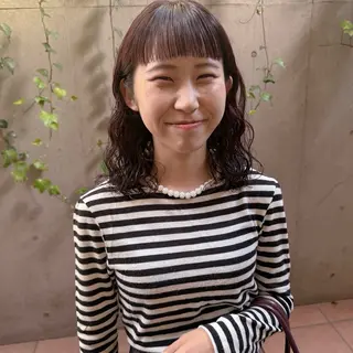 ミディアム パーマ 大橋 芽衣のヘアスタイル