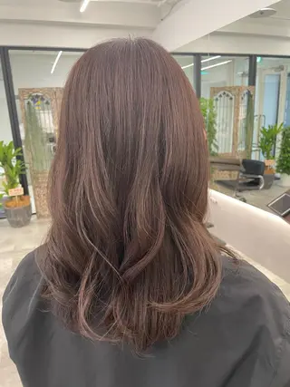 セミロング カラー KANGOLSALON 富山セントラル所属・松井 亜美のヘアスタイル