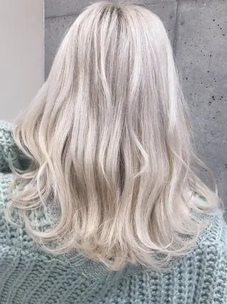 セミロング カラー 🫧ハイトーンカラー 🌈透明感☘️らいのヘアスタイル