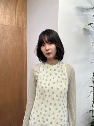 ミディアム 阪本 桃のヘアスタイル