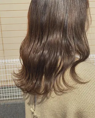 セミロング カラー 川元 汐音のヘアスタイル
