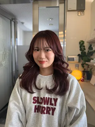 ロング Maho/海外 レイヤー/ハイトーンのヘアスタイル