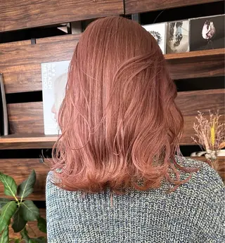 カラー 西村 桃花のヘアスタイル