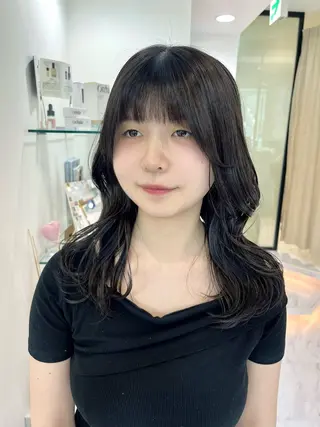セミロング カラー MONA HARUNAのヘアスタイル